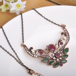 Brand Turkish Design Flower Crown Queen Necklace Antique Gold Plated Thin Chain Red Acrylic Pendants Vintage Party Women Jewelry